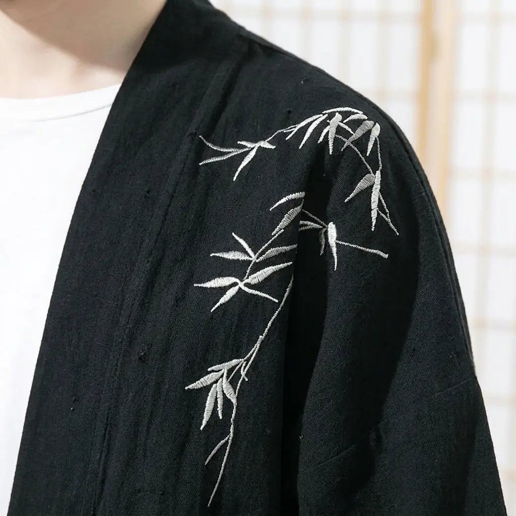 Haori Noir Motif Bambou sur l'Épaule